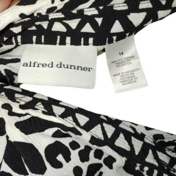 Alfred Dunner Womens Animal Print Blouse/TOP- 3/4 Sleeve Button-Up Size 14 - Picture 4 of 4